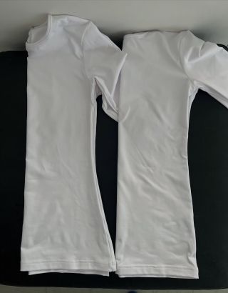 Áčkový vs. rovný střih triček 👌🏼 Áčkový se hodí na postavu typu 🍐 (široké boky). Tvar trička je tak přizpůsobeny postavě,...